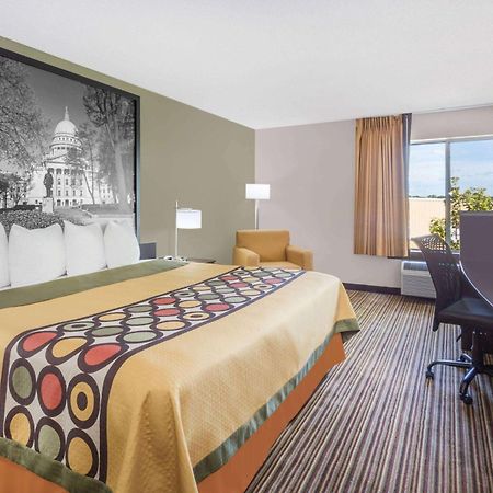 Super 8 By Wyndham Madison South Exterior foto