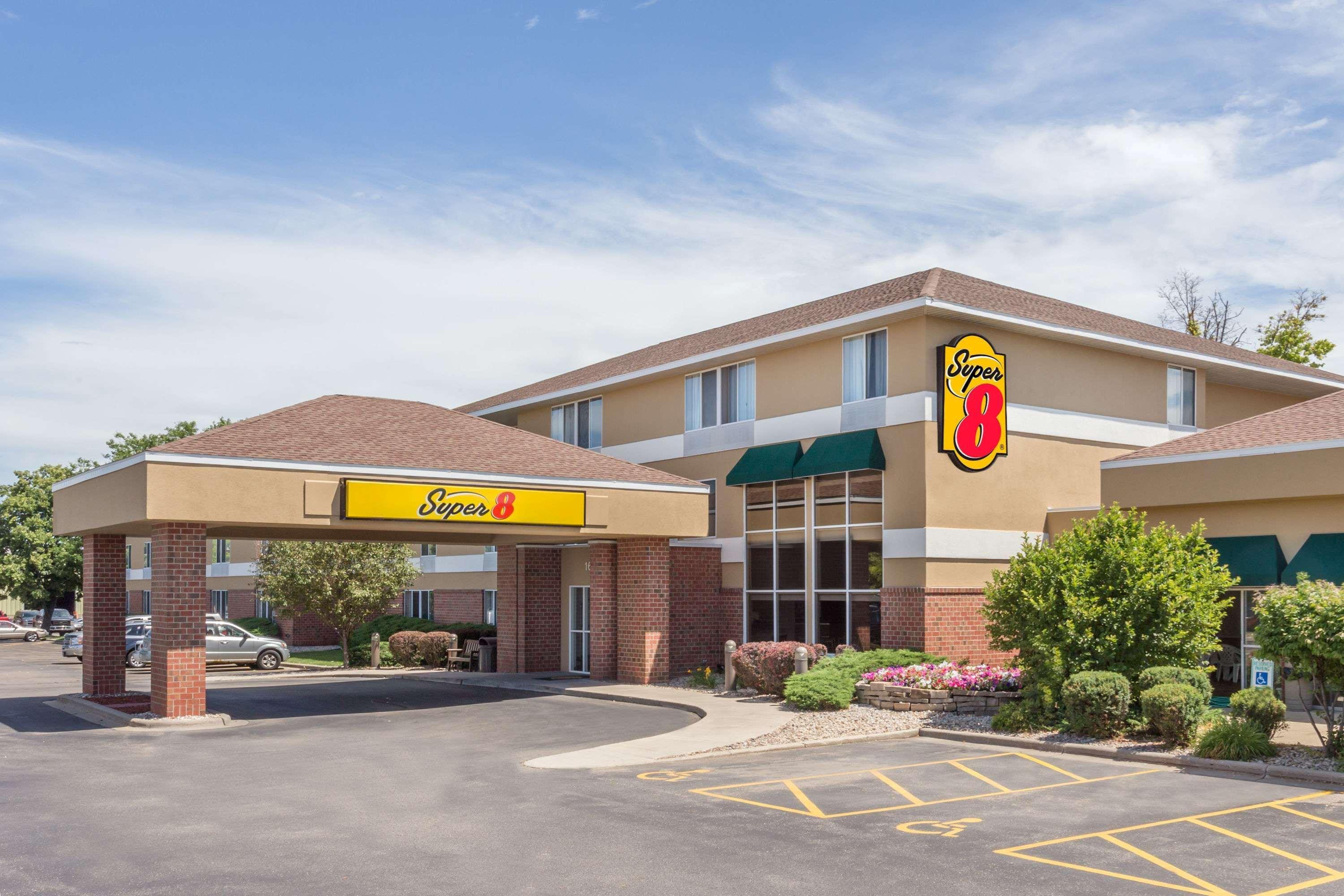 Super 8 By Wyndham Madison South Exterior foto