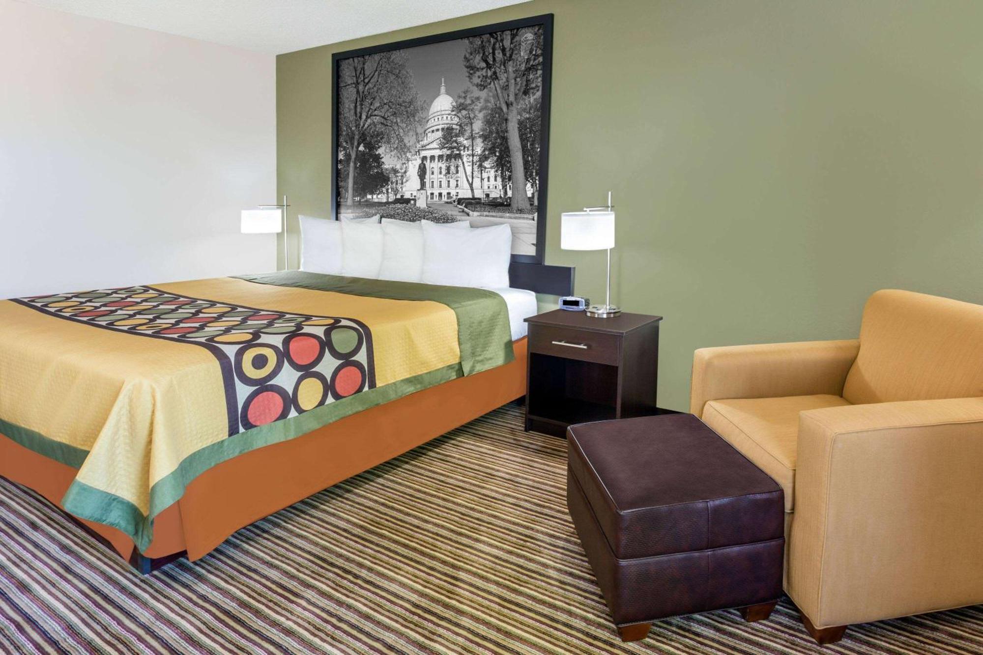 Super 8 By Wyndham Madison South Exterior foto