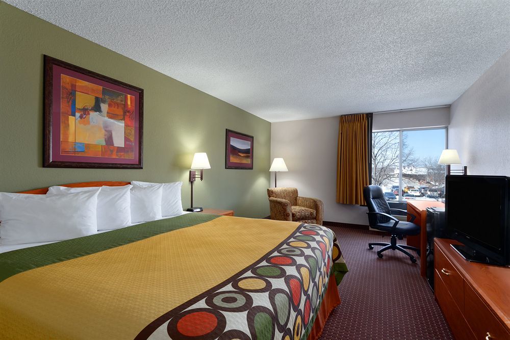 Super 8 By Wyndham Madison South Exterior foto